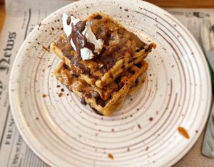 Snickers Waffle at Oaza Joyful Kitchen in Zagreb
