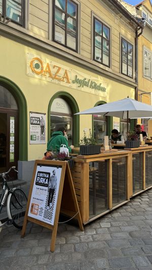 Afuera  at Oaza Joyful Kitchen in Zagreb