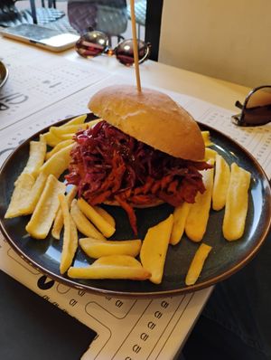 Vegan *ork burger at Buns in Alghero