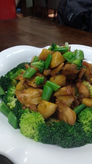 Mushrooms and broccoli at TiānLóng Bǎo Yán in Xian