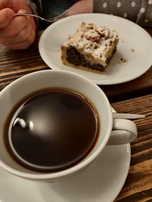 Freshly brewed filter coffee and poppy seed cake. ☕🍰💯 at Der Kaffeekocher & Meer in Sankt Peter-ording