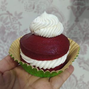 Red Velvet Vegà at El Desig Pastissers  in Canet De Mar