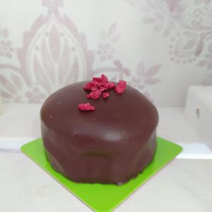 Sacher Vegà at El Desig Pastissers  in Canet De Mar