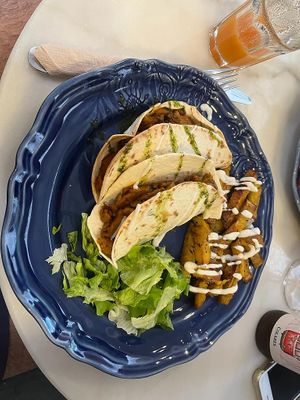  at Mela Canela in Sintra