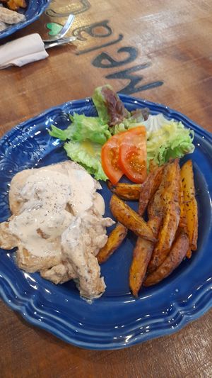  at Mela Canela in Sintra