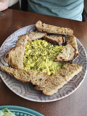 Scrambled tofu at Mela Canela in Sintra
