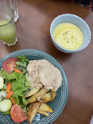   at Mela Canela in Sintra