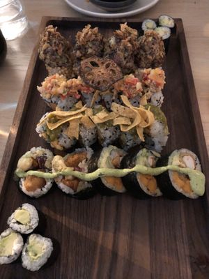 Bollywood, la fiesta,Queen et Mr. Crunch (du bas vers le haut)  at Bloom Sushi in Montreal