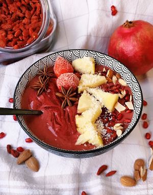 Açai Bowl at Jûsu in Angers