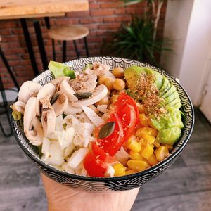 Salade complète at Jûsu in Angers