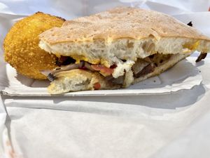   at stritFUD in Taormina