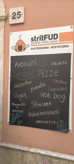  at stritFUD in Taormina