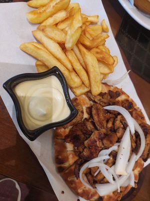 vegan soy gyros at Ovàl in Thessaloniki