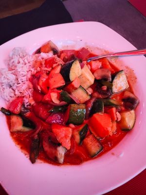 Massaman Curry
coconut milk. vegetables, potatoes, cashews & lemon grass rice at Lamoraga in Naples