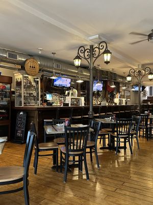 Dining area  at Gas Lamp Grille in Newport