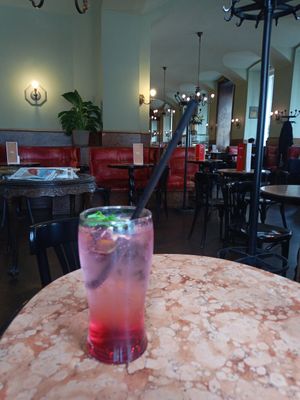 Hibiscus lemonade at Café Eiles in Vienna