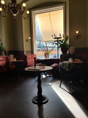 Cosy.. at Café Eiles in Vienna