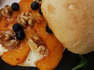 Mollete with cheese and peaches and walnuts at Malcafe in Conil De La Frontera