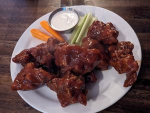 Amazingly good wings at Rise Above Pizza & Wings in Hamilton