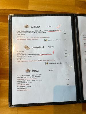 Vegan請求拿掉cheese就可以，老闆說burrito都是cheese、不建議做vegan #Veganuary at Macho Grill in Jeju