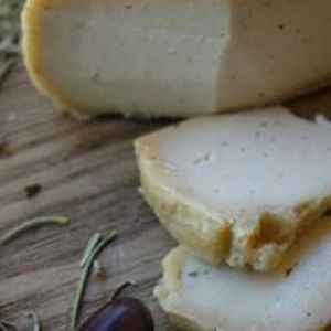 queso curado de anacardos at MacroVital in Alcoi