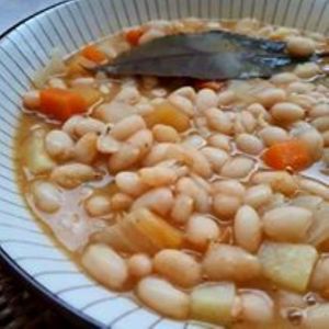 guiso de alubia blanca at MacroVital in Alcoi