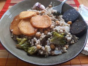 Sarraceno al horno con morcilla vegana at MacroVital in Alcoi