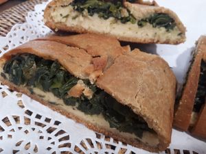 Trenza sin gluten rellena de queso y espinacas at MacroVital in Alcoi