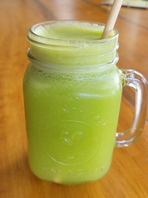 Green juice at Foods & Roots in Koh Phangan