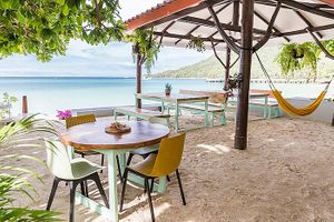 Sitting area at Foods & Roots in Koh Phangan