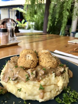 Mashed potatoes with tofu balls at Foods & Roots in Koh Phangan