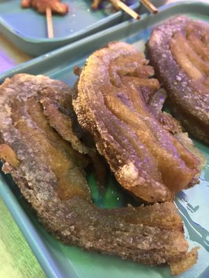 Crispy pata at Veggie Guys in Quezon City