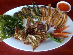 Pak-Tod (Deep Fried Vegetables) at Rakpak in Koh Samui