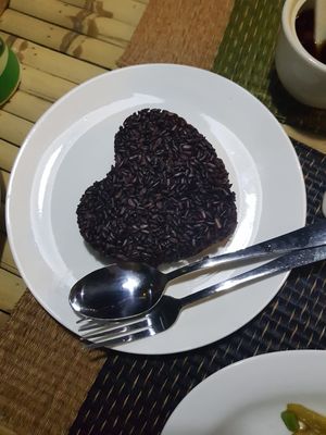 Rijst in de vorm van een hartje😍 at Rakpak in Koh Samui