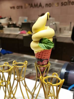 Mango and pomelo softee at DAMA in Kowloon