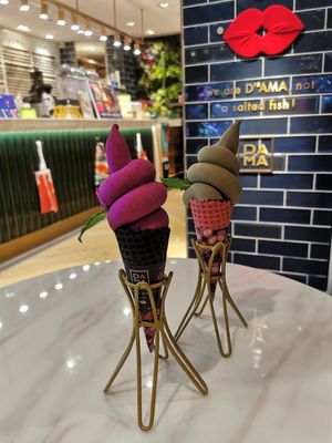 Oolong tea and dragonfruit at DAMA in Kowloon