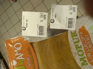 My lunch with bread and yellow bell pepper at Sole 365 in Naples