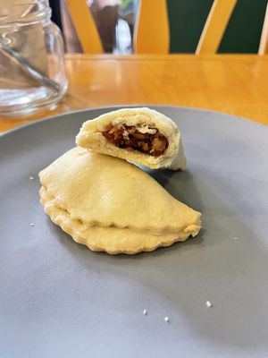 Apple turnovers 10/10  at Gabo Kitchen in Ankara