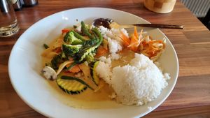 Green curry with vegetables at Hanoi Pho in Mannheim