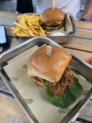Fried Chicken burger & Spicy Burger  at Smokey Greens in Berlin