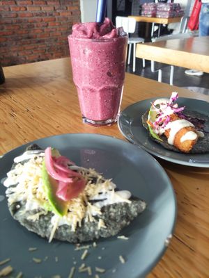 Quesadilla, taco, smoothie at Choclo y Maíz Cocina Vegana in Guadalajara