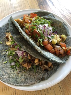 Hongos y flor at Choclo y Maíz Cocina Vegana in Guadalajara