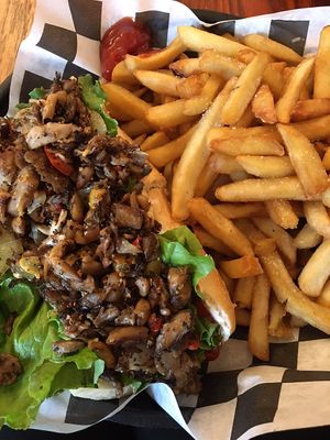 Broad Street Bully w/oyster mushrooms at Go Vegan Philly in Wilmington