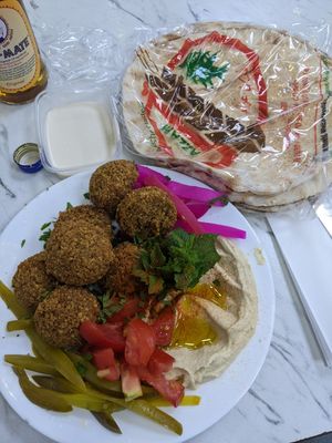 Falafel teller - 4/5 at Azzam in Berlin