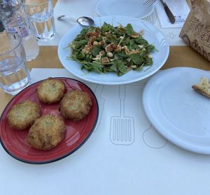 Baby spinach salad & chickpea balls at Ampelaki in Kefalonia