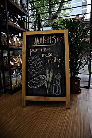 Start dough breads with organic flour at Buena Vida in Montevideo