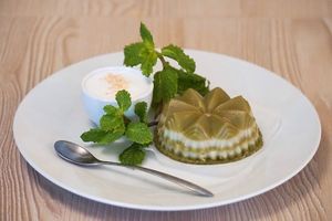 Gâteau nuages at Mây Bay in Vincennes