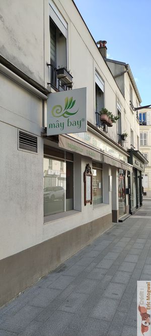 Facade at Mây Bay in Vincennes