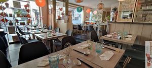 Inside at Mây Bay in Vincennes