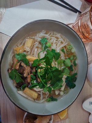Soupe Phô at Mây Bay in Vincennes